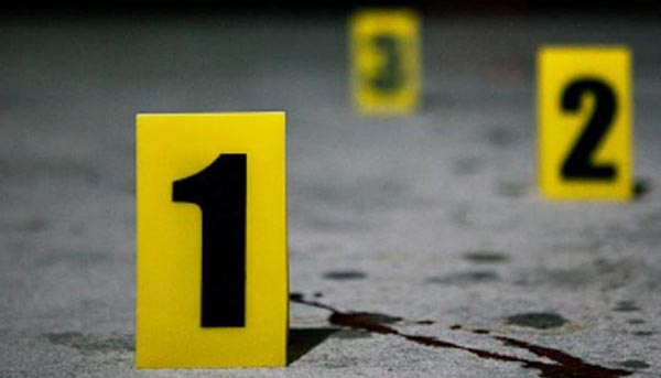 Investigación en escenario de crimen